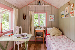 Charming summerhouse used as shabby-chic guest house