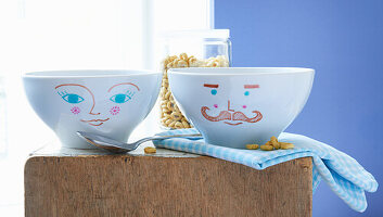 Cereal bowls with painted face