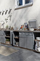 Outdoor kitchen made of galvanised steel