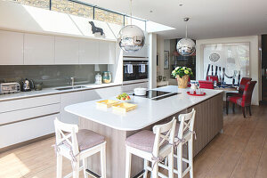 Custom kitchen, kitchen island with extension as dining table