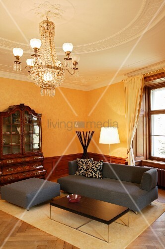 Elegant Seating Area With Simple Buy Image 11148084