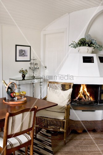 Traditional Dining Area With Wicker Buy Image 11156020