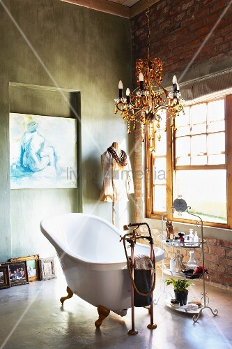 Free Standing Vintage Bathtub Below Buy Image 11204046