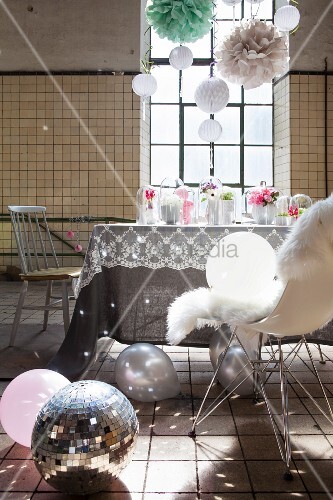 Feminine Romantic Party Decorations Buy Image 11262620