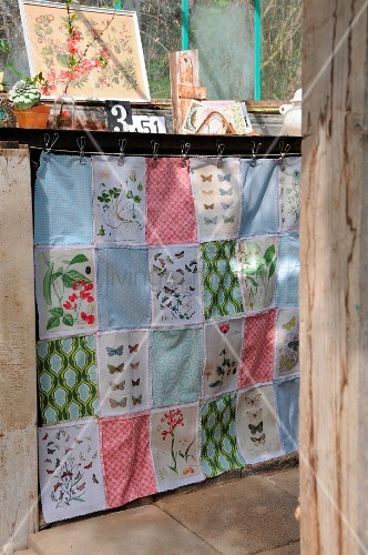 Patchwork Vorhang Aus Stoffresten Mit … – Bild Kaufen