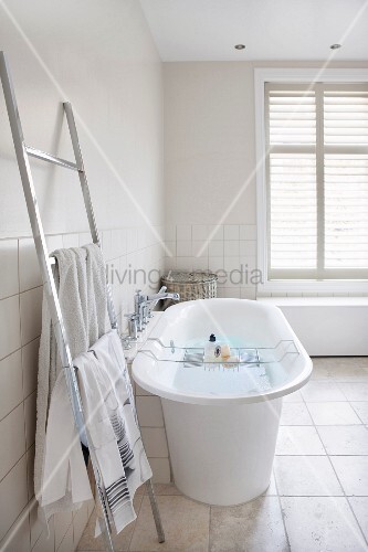 Free Standing Bathtub With Bath Caddy Buy Image