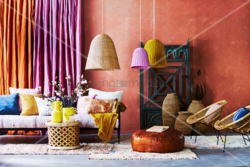Orientalisches Wohnzimmer, orientalisches wohnzimmer in gewürzfarben – bild kaufen – living4media, Design ideen
