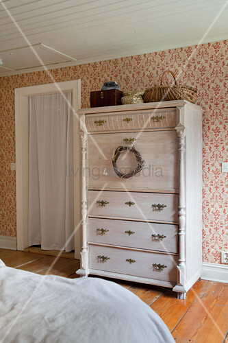 Old Shabby Chic Chest Of Drawers In Buy Image 12358330