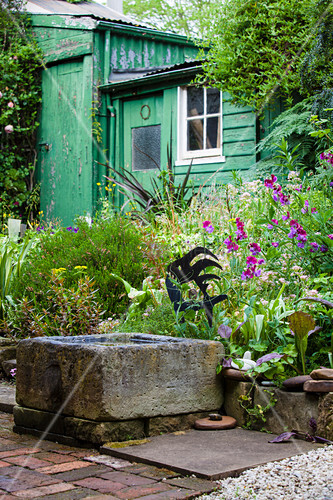 Steintrog Als Teich Im Garten Mit Bild Kaufen 12548946