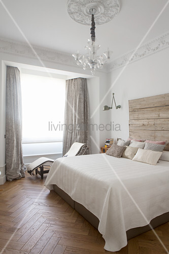 Double Bed With Rustic Wooden Headboard Buy Image